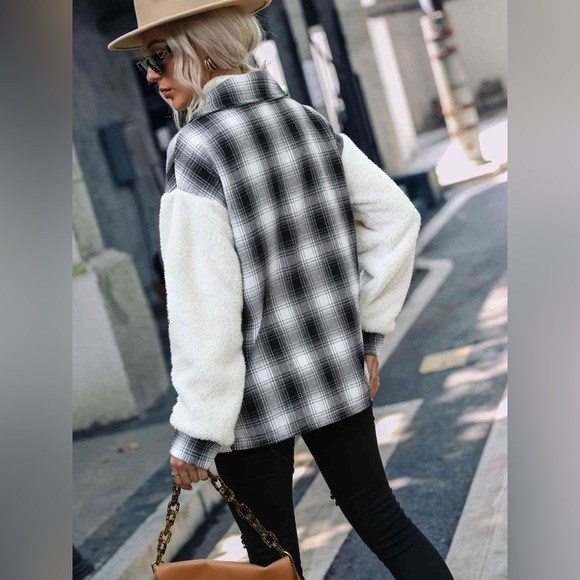 Cozy Checkmate Plaid Fleece Jacket - Picture 3 of 4